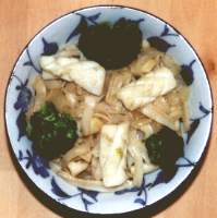 Reisnudeln mit Tintenfisch