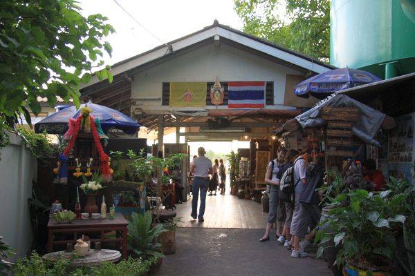 Ratchawong Pier Chinatown Bangkok