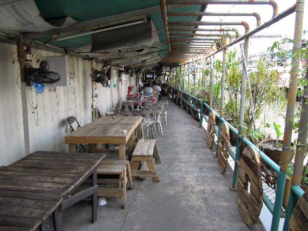 Khlong Restaurant