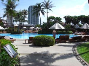 Shangri La Pool