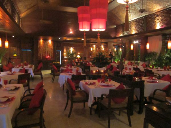 The Dining Room Rockys Samui Tische